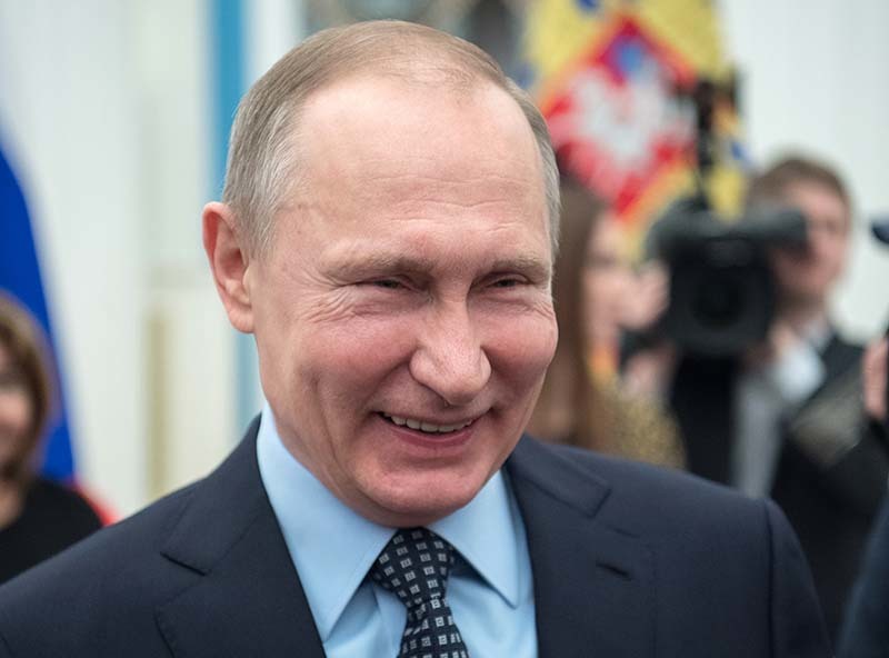 Путин рассказал анекдот про бабушку в юридической консультации