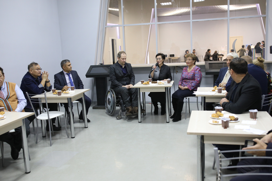 Сардана Авксентьева встретилась с национальными общинами Якутска