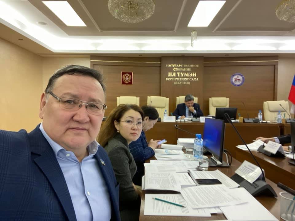 5 млн на сайт, 19 млн на командировки, 8 млн на освещение деятельности. Депутат рассказал о расходах Ил Тумэна