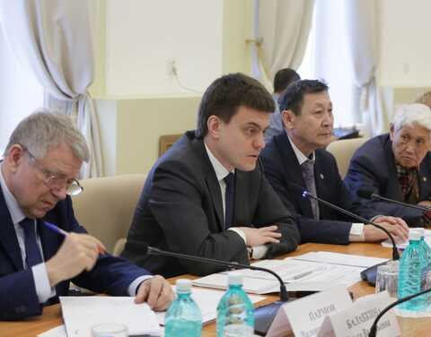 В Якутию с рабочим визитом прибыл министр науки и высшего образования РФ Михаил Котюков