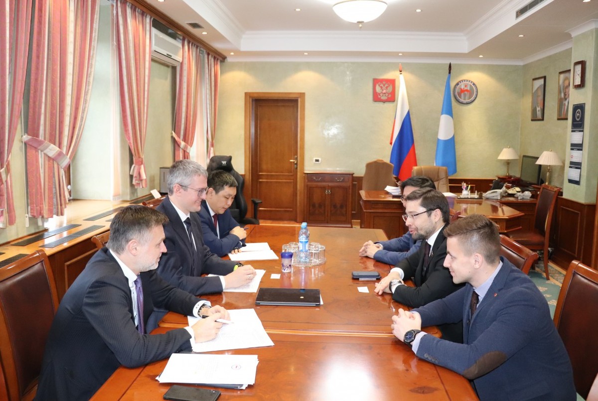 Владимир Солодов и Александр Якубовский обсудили актуальные вопросы защиты прав обманутых дольщиков в Якутии