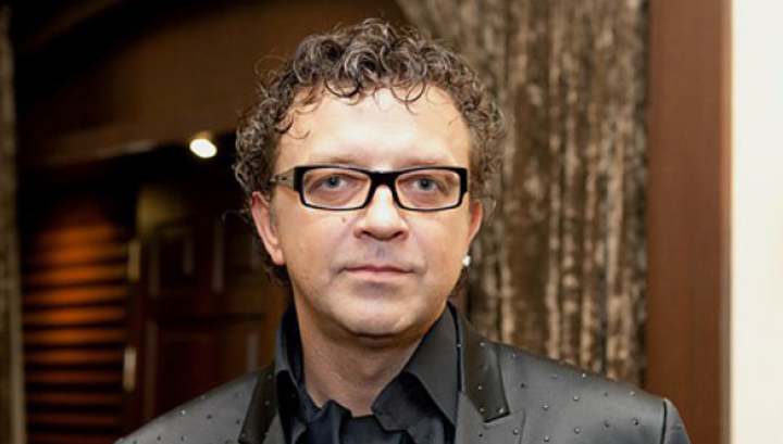 Певец Рома Жуков устроил в аэропорту Якутии дебош и оскорбил полицейских