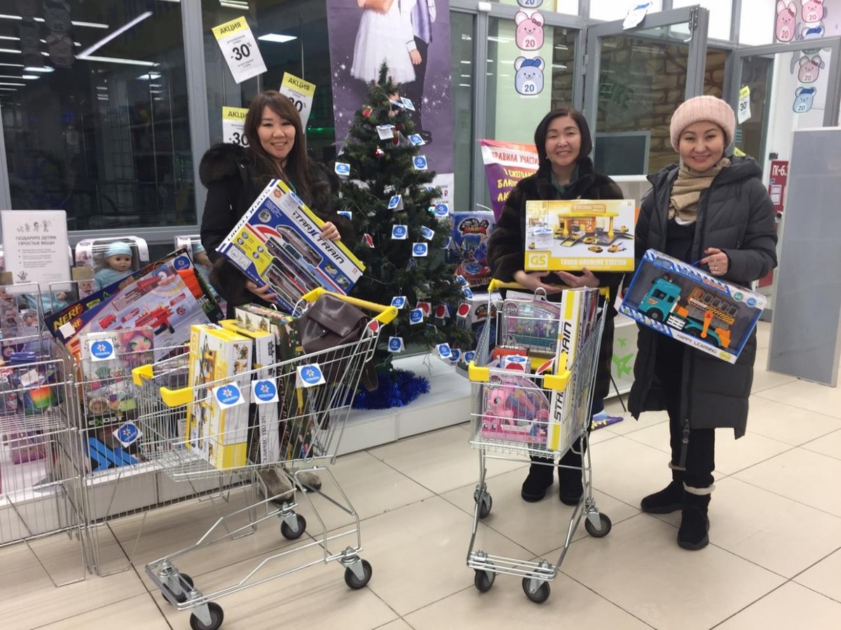 “Сахамедстрах” с радостью исполнил новогодние желания детей