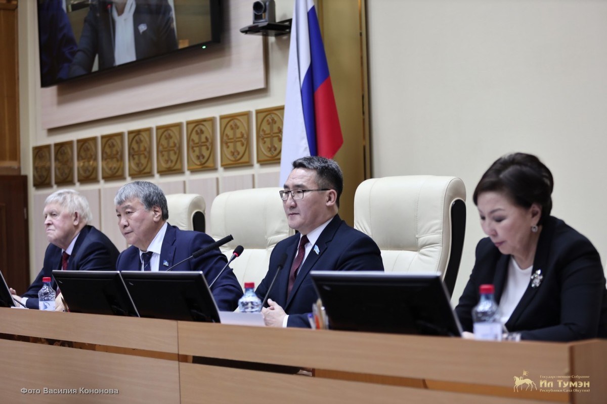 "Мне стыдно за парламент Якутии", - народный депутат Виктор Федоров