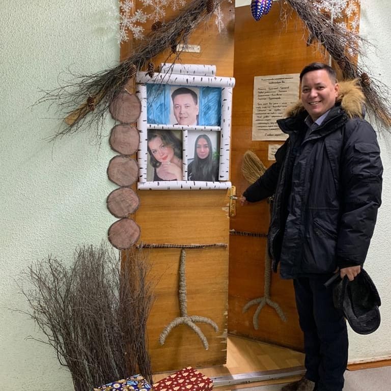 Фотофакт: В ДП-2 появилась приемная на курьих ножках