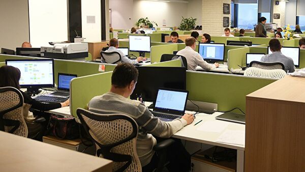 Работодатели намерены повысить зарплаты россиянам