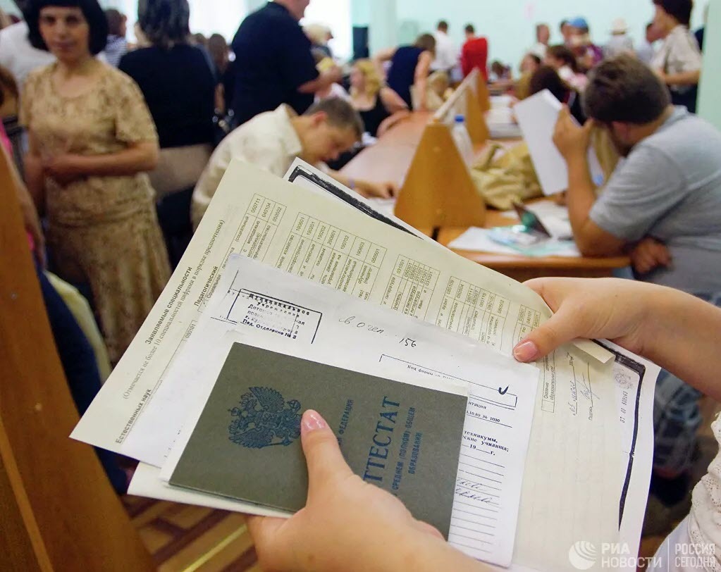 В школьных аттестатах появится оценка "зачтено"