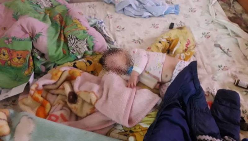 Уголовное дело в отношении матери, оставившей  четверых малолетних детей  без запаса еды и воды, направлено в суд