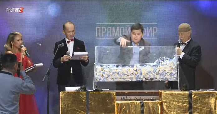 "Один боится  скандала до ужаса, другие ждут экспертизы видео", - ведущая "Вечера чудес" объяснила молчание организаторов шоу