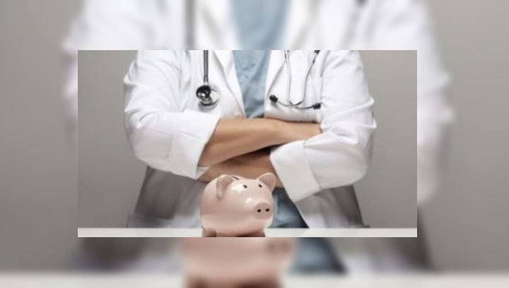 В Якутии медработники жалуются на задержку зарплаты