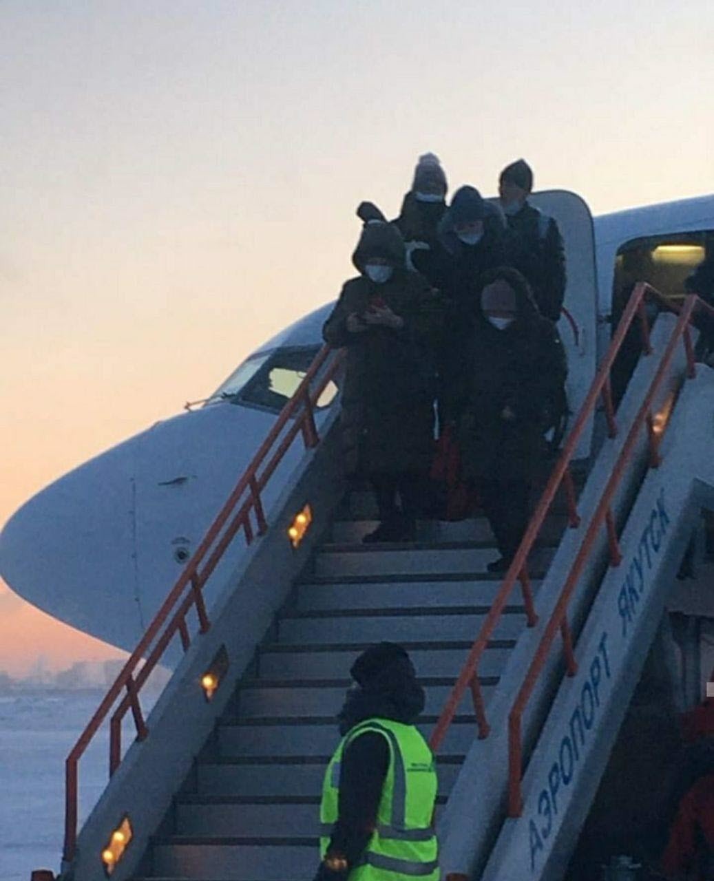 Пассажира рейса из Харбина госпитализировали с высокой температурой в аэропорту Якутска