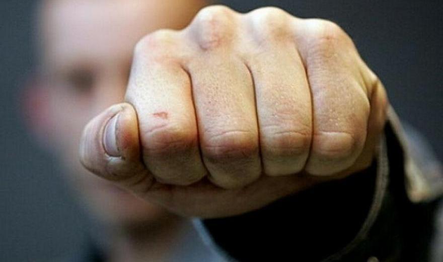 «Учеников 10-й школы избили и порезали. И тишина», - "ЯВ"