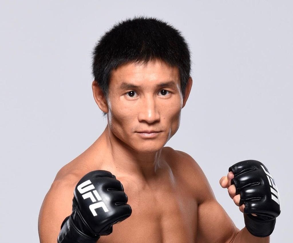 Якутского бойца Григория Попова отчислили  из UFC