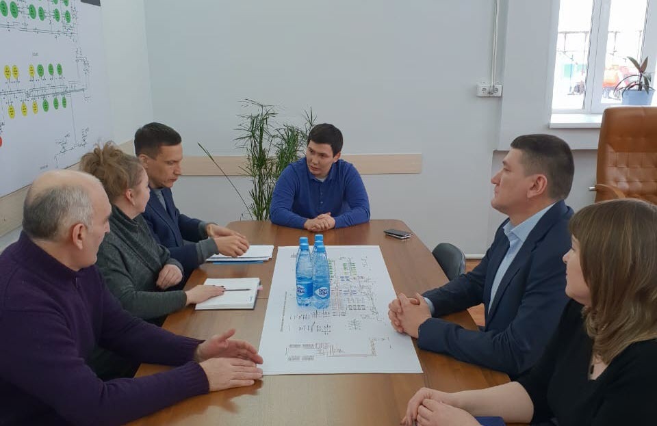 Виктор Лебедев представил нового директора Ленской нефтебазы