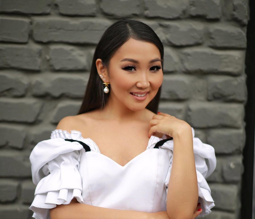 Популярная якутянка-бровист показала своего любимого мужчину