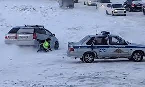 Дело водителя, сбившего на ледовой переправе сотрудника ГИБДД, направлено в суд
