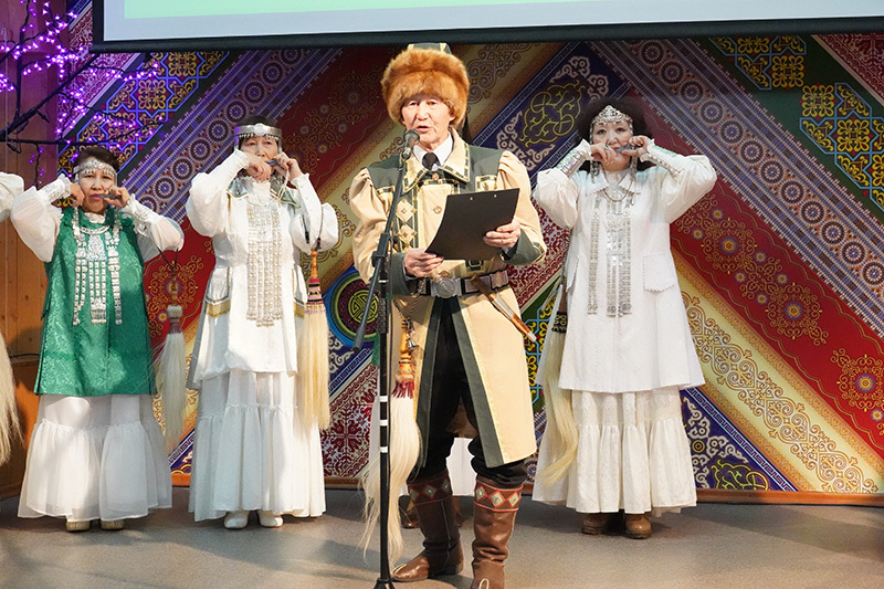 «Ийэ тыл сүмэһинэ – бэйэбитигэр»