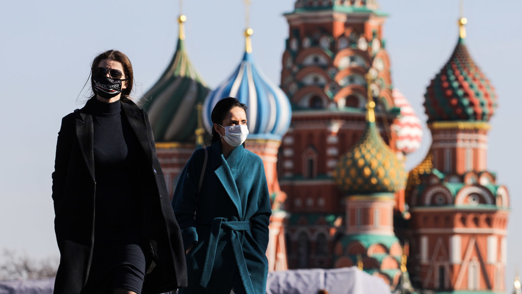 Коронавирус ухудшил настроения россиян и ударил по рейтингам власти