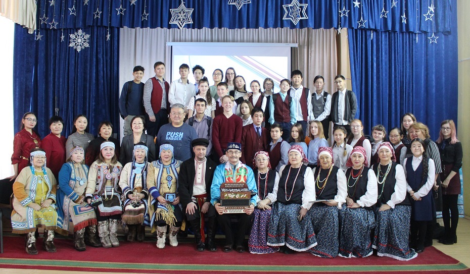 Патриотическая акция «Великая Победа – подвиг народов» прошла в Томпонском районе