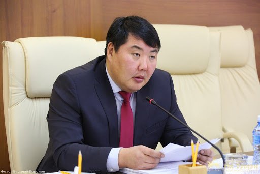 Депутат Ил Тумэн Алексей Еремеев ответил на вопрос по поводу поправки в Конституцию о государствообразующем народе