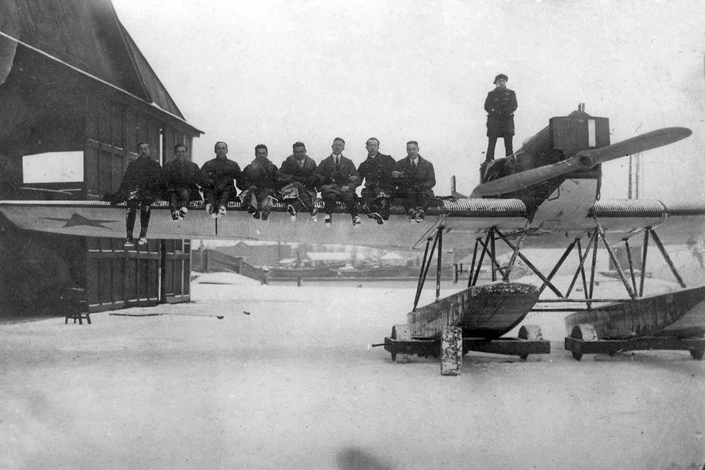 Знакомые незнакомцы: Кто он, Кальвица?