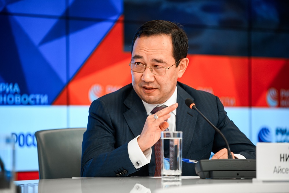 "Свара  в соцсетях сознательно подогревается с аккаунтов с украинскими айпи", - глава Якутии посоветовал сохранять спокойствие