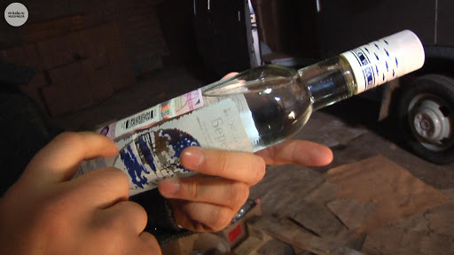 В Якутске у жителя Дагестана изъяли более 30 тыс. бутылок поддельного алкоголя