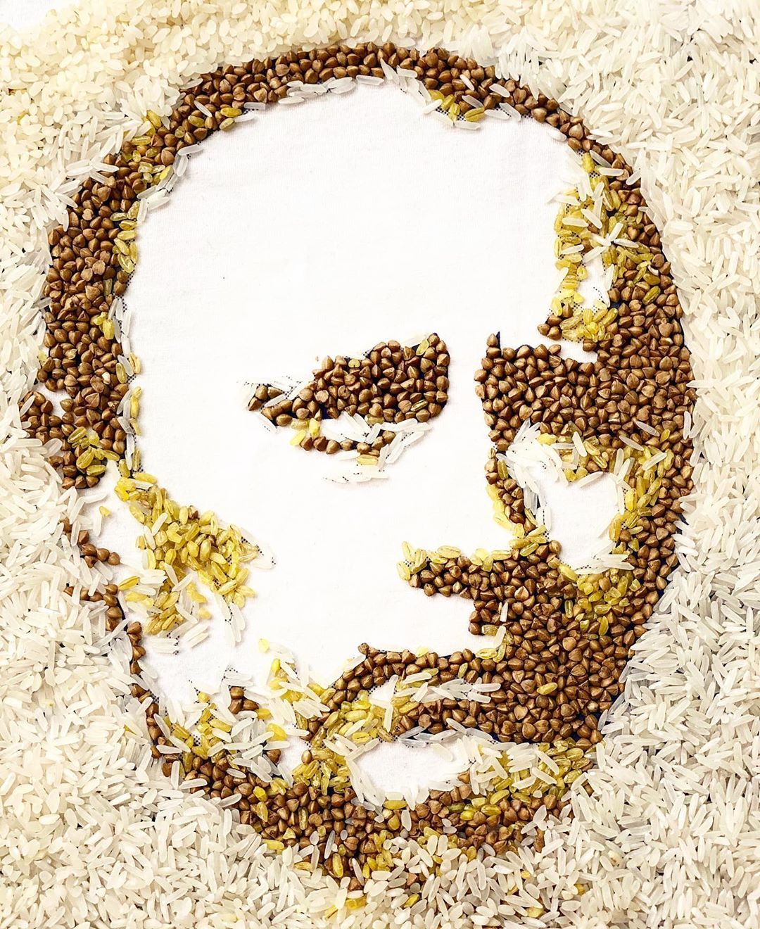 Якутянка сделала портрет Путина из гречки