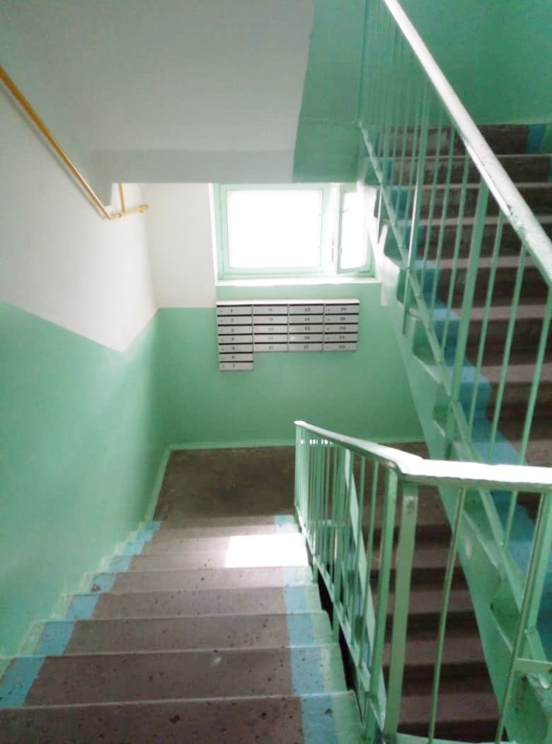 В Якутске девушка избила соседку и похитила у нее сотовый телефон за замечание