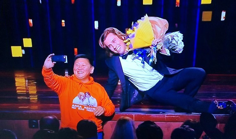 Видеофакт: Максим Галкин* передал привет Якутску