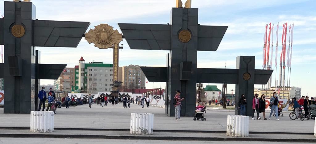 Фотофакт: В выходные дни якутяне вышли на прогулку, невзирая на режим самоизоляции