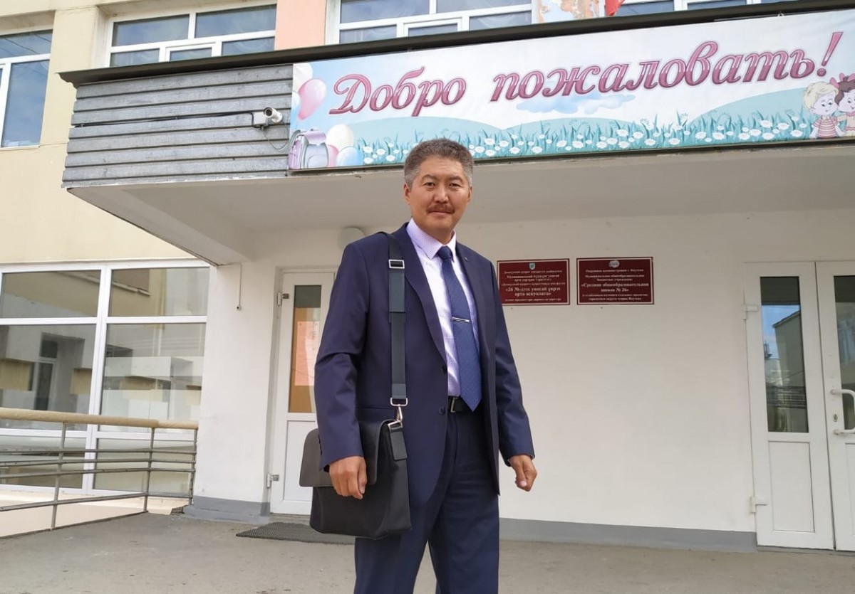 Депутат Айаан Васильев рассказал, как будут проводиться выпускные мероприятия в школах