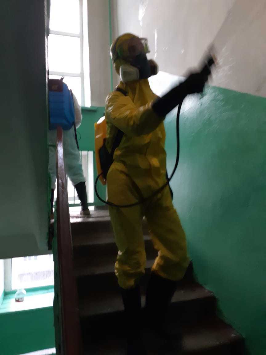 В Якутске продолжается дезинфекция в домах, из которых госпитализировали больных коронавирусной инфекцией