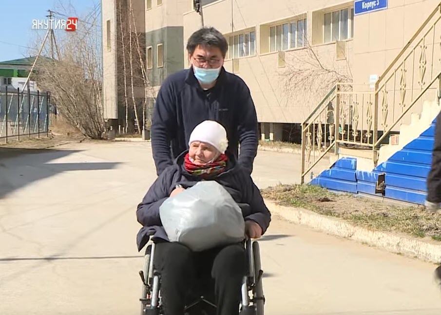 85-летняя якутянка, вылеченная от коронавируса, вернулась в пансионат "Доверие"