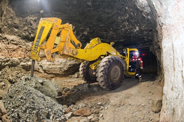 АЛРОСА временно приостановит работы на трубках Айхал и Заря