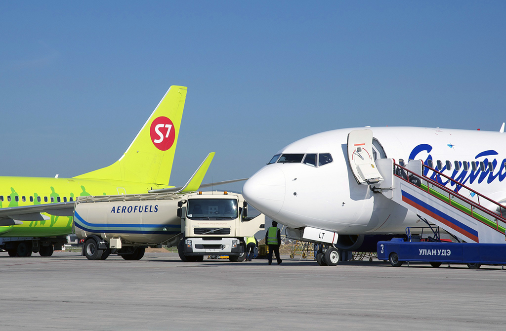 В аэропорт «Якутск» приходят крупные топливозаправщики