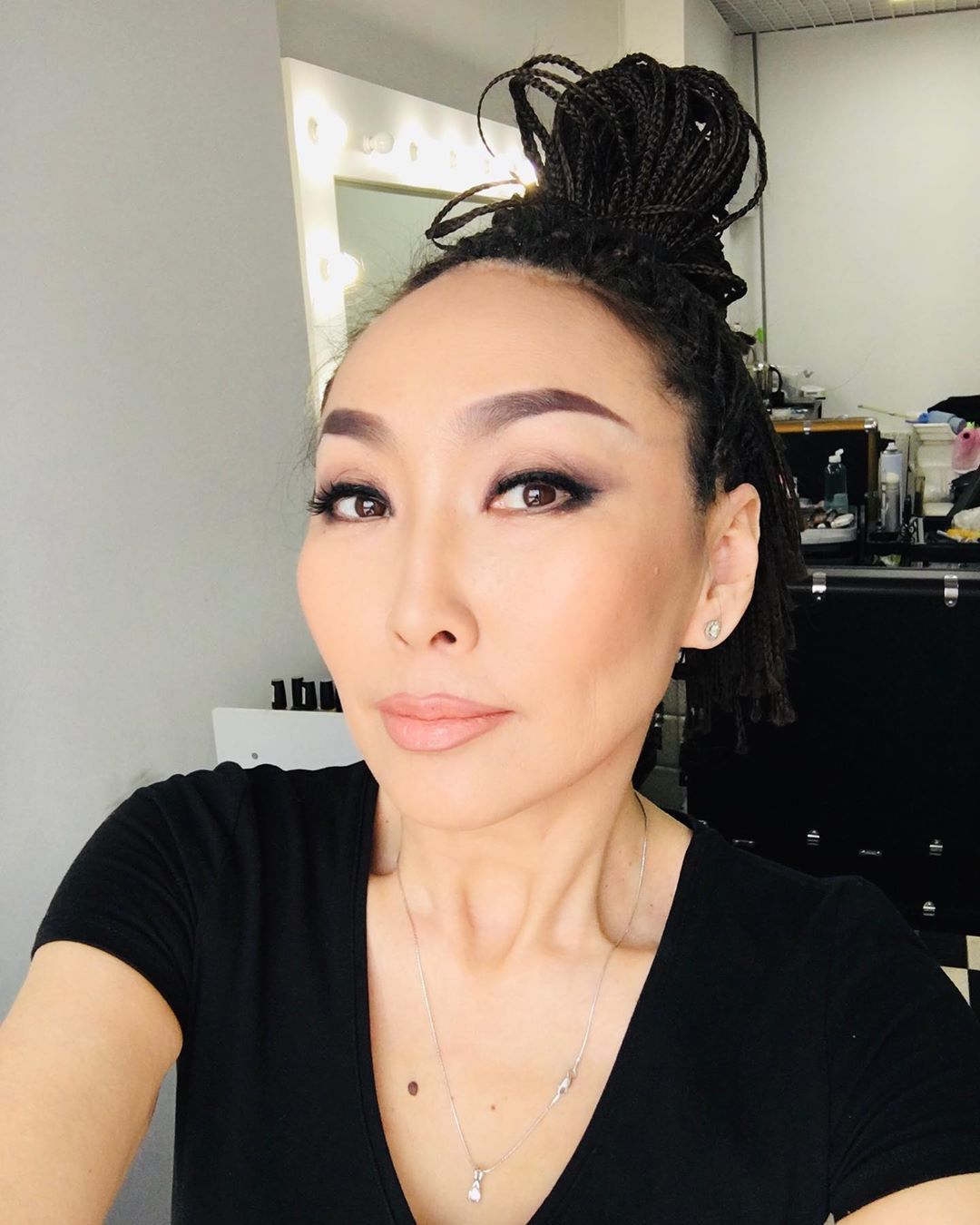 "Самоизоляция - это перезагрузка". Известный визажист Мария Давыдова открыла новую грань своего таланта