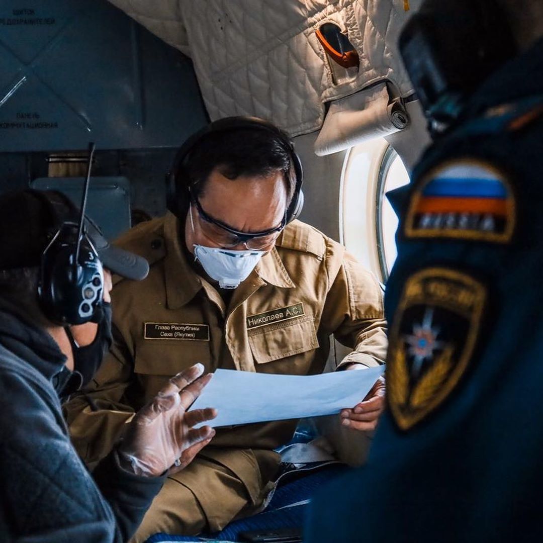 Губернаторы выставили посты