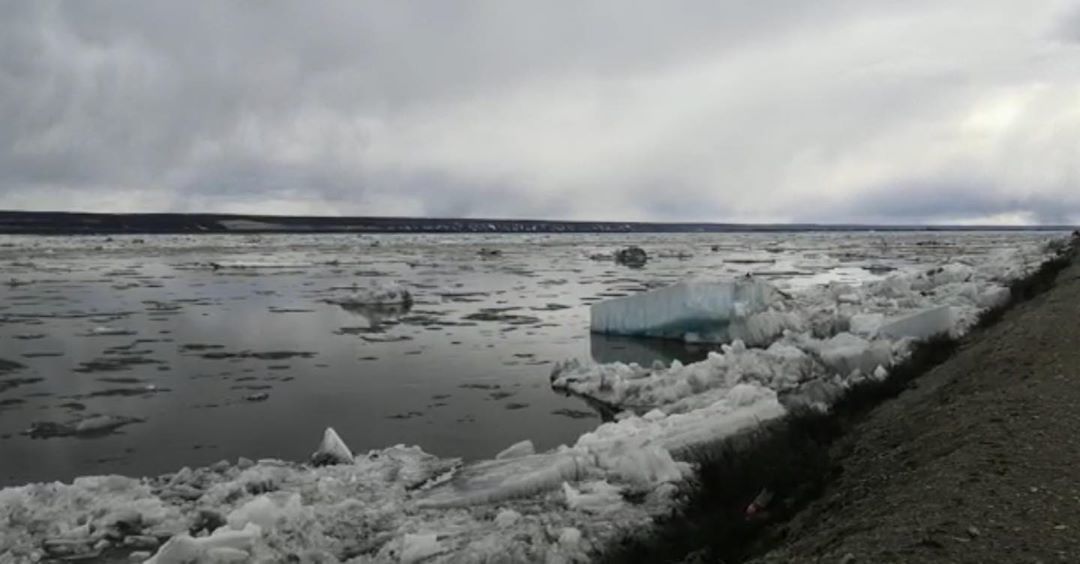 В селе Булгунняхтах Хангаласского улуса перевернулась лодка с охотниками. Один мужчина скончался в больнице