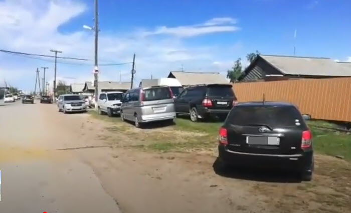 Видеофакт: Жители села Хатассы просят горожан не приезжать к ним за луком