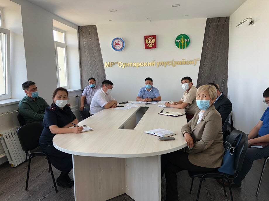 Оперштаб Сунтарского района провел совещание с другими районами республики