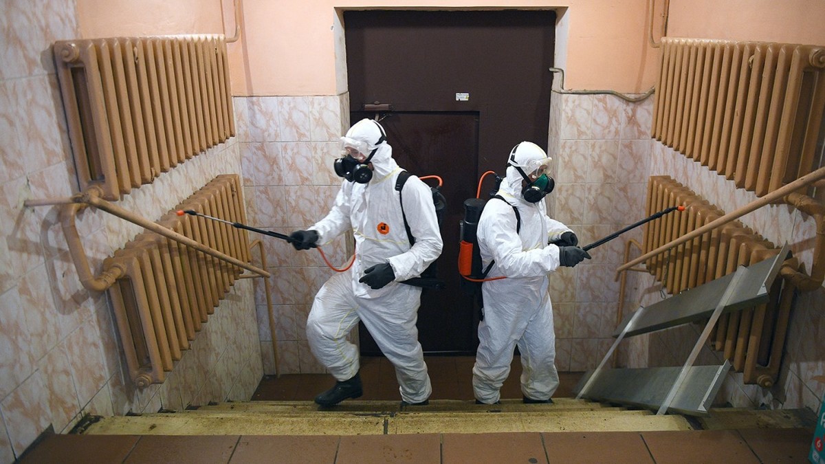 Что делать, если в вашем подъезде есть зараженные COVID-19?