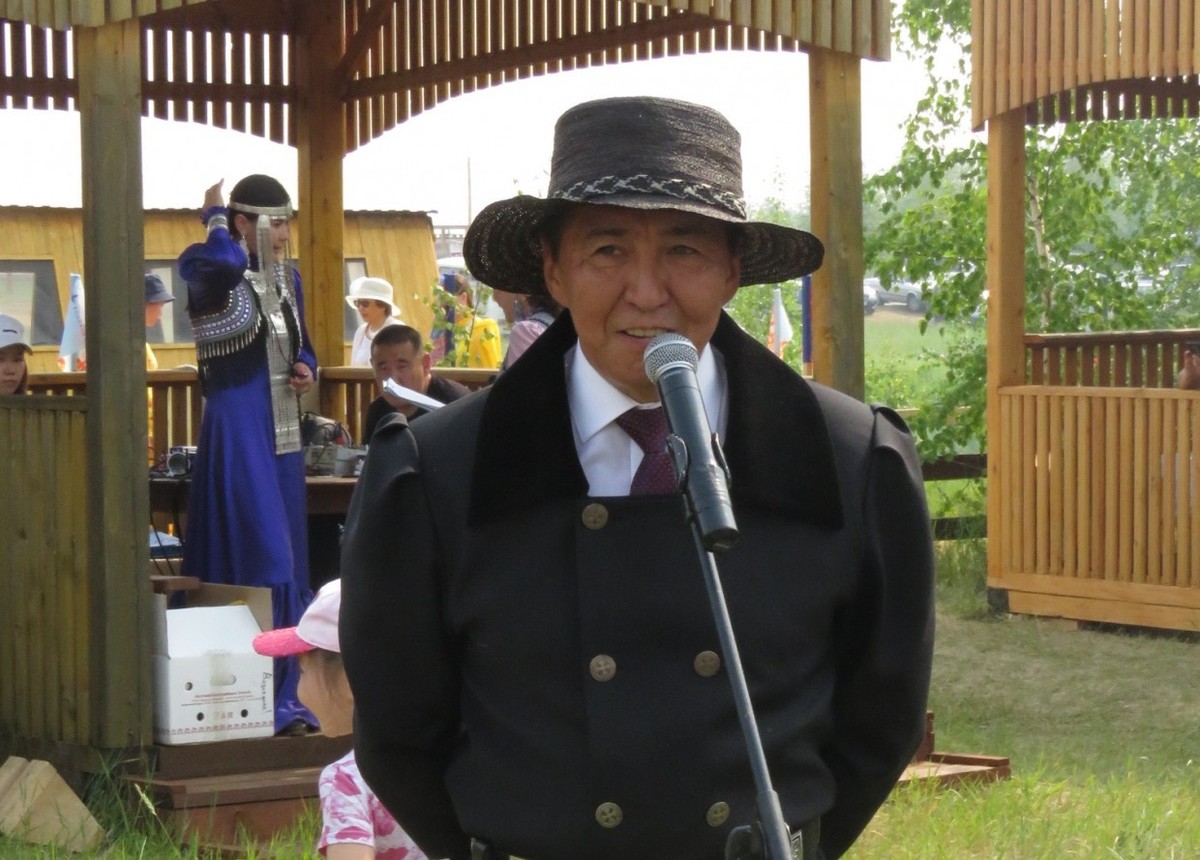 Анатолий Кырджагасов поздравляет с национальным праздником Ысыах!