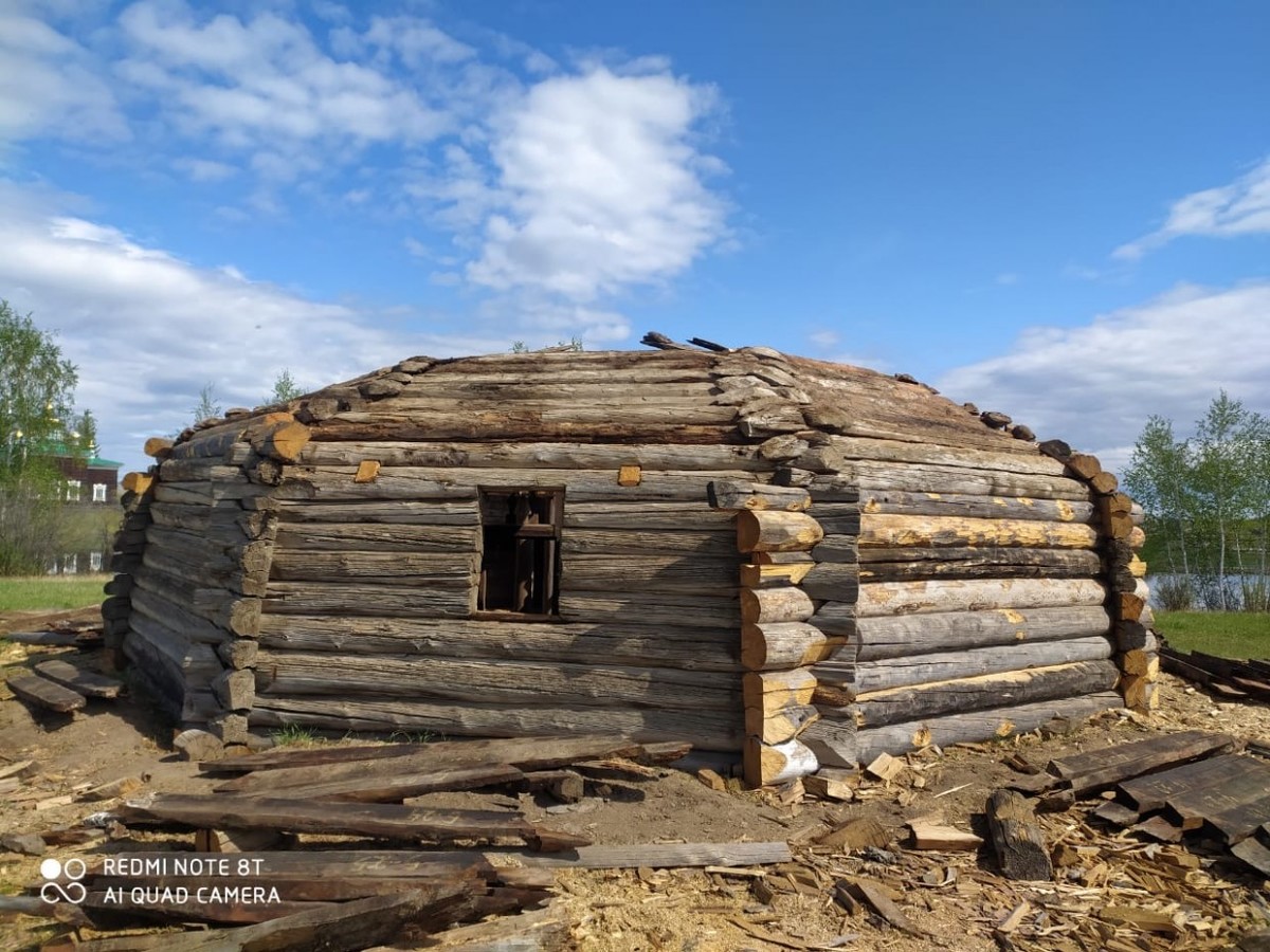 В Якутии реализуется уникальный проект «Сохраним памятники»