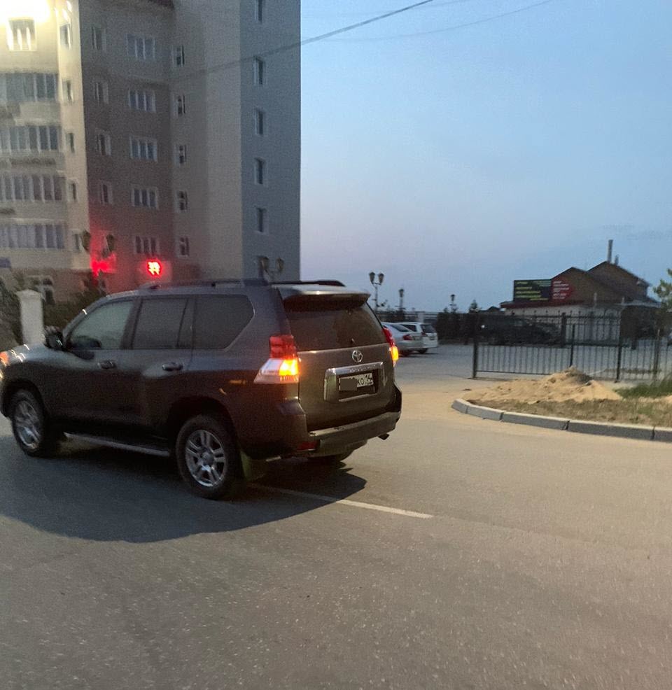 Видео: В Якутске джип сбил ребенка на самокате