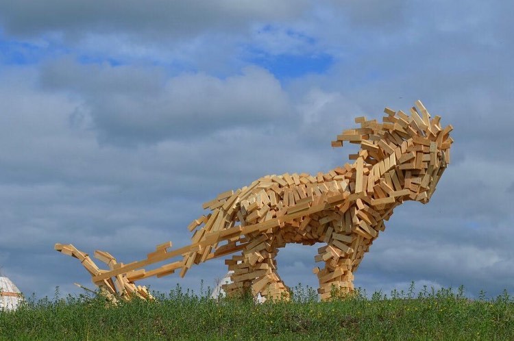 Жители Олекминского района придумывают имя необычному коню