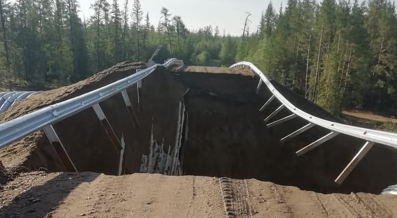 Возбуждено уголовное дело по факту обрушения арочного моста в Сунтарском районе