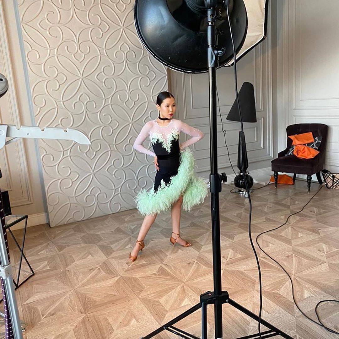 Дочь главы Якутии снялась в рекламе дизайнерской одежды для танцев