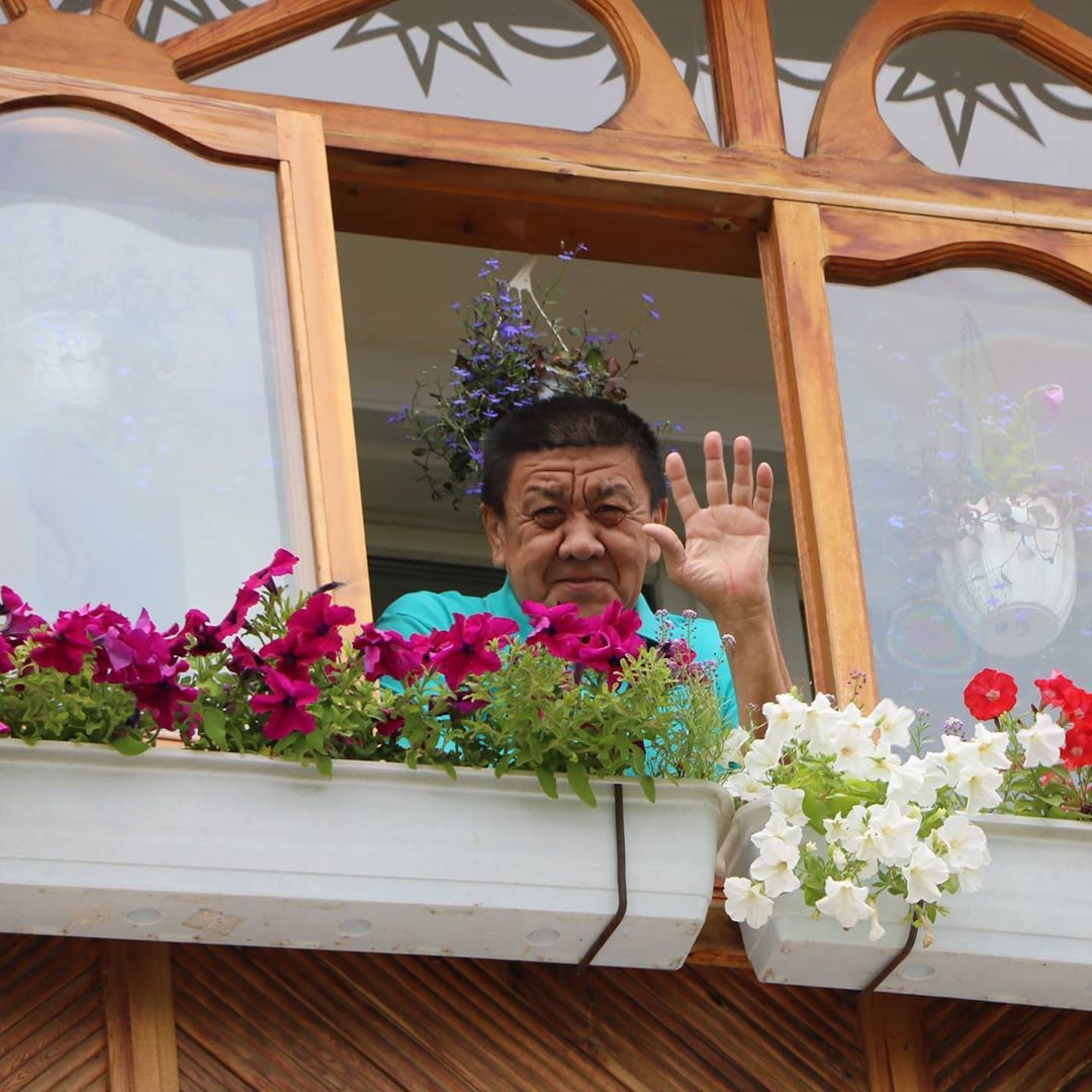 "Мне действительно был поставлен диагноз коронавирус", - сообщил глава Ленского района, выйдя на балкон