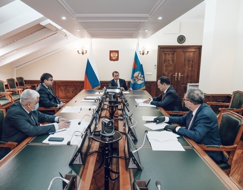 Руководитель Минвостокразвития и Глава Якутии обсудили план действий, обеспечивающих восстановление занятости и доходов населения региона